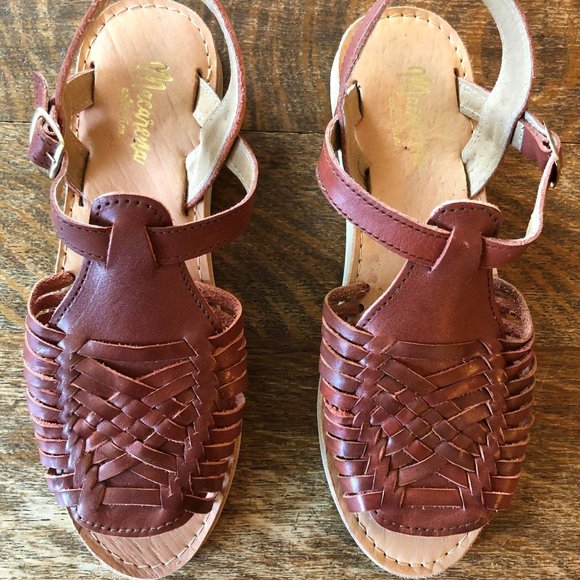 BNWOT Huarache Sandals - Picture 2 of 4